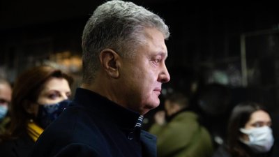 Порошенко підтримав рішення РНБО про закриття телеканалів Медведчука