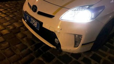 З 1 жовтня водії автомобілів мають їздити з увімкненими фарами