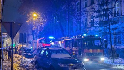 У Львові через пожежу перекривали вулицю