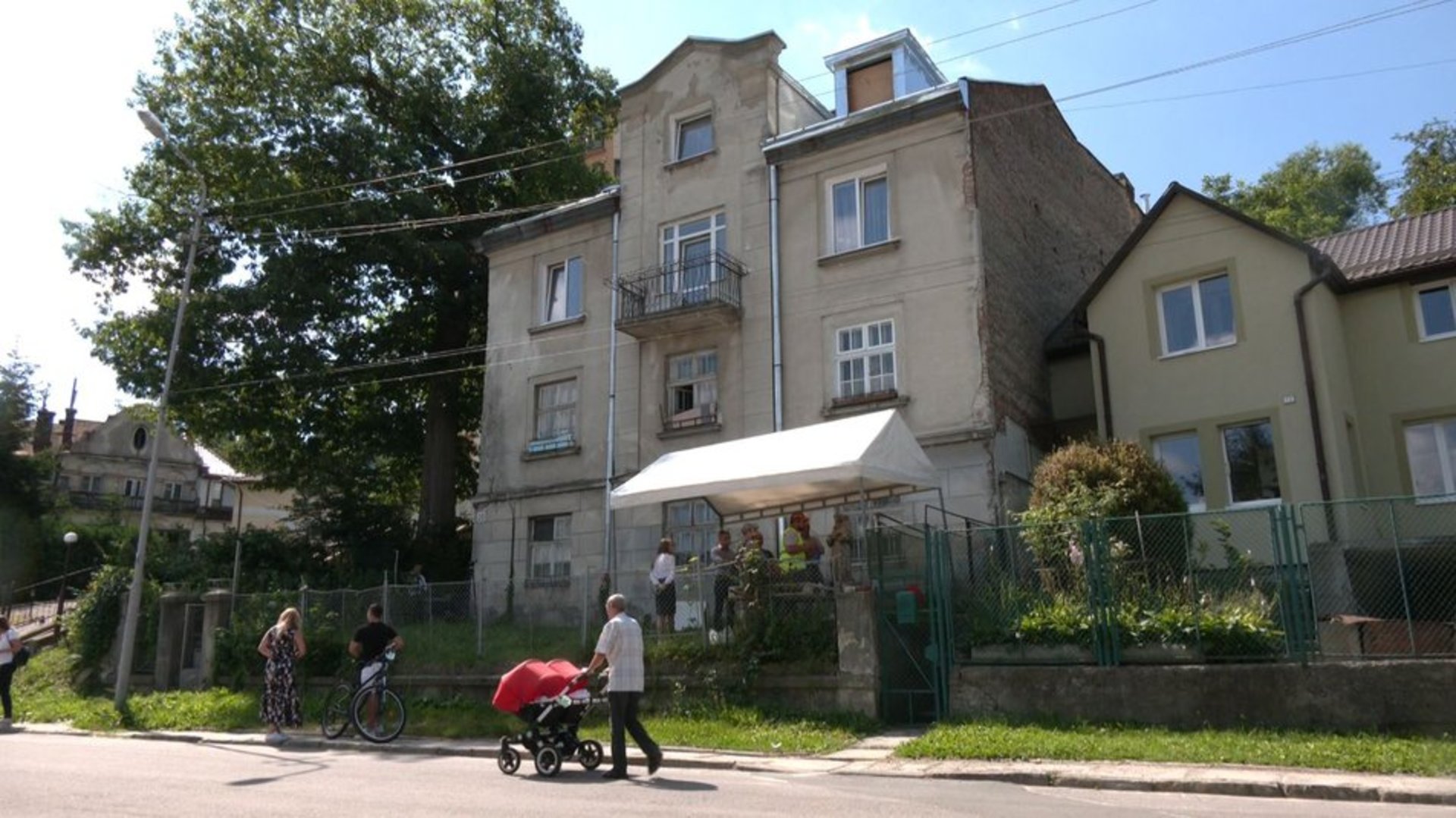 У Львові відновлять статую монаха з дитиною