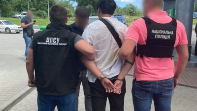 На Львівщині за 5500 євро переправляли чоловіків за кордон