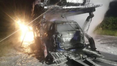 На Львівщині згоріла лафета з чотирма автомобілями (ФОТО)