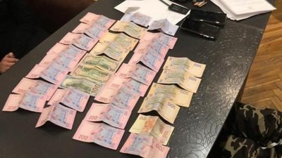 На Львівщині викрили та затримали відразу двох сутенерів