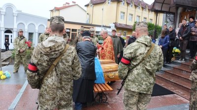 Трускавець провів в останню путь 52-річного Героя України (ФОТО)