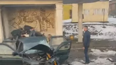 В’їзд у Івано-Франківськ зі сторони Львова заблокований через масштабну автотрощу (ВІДЕО)