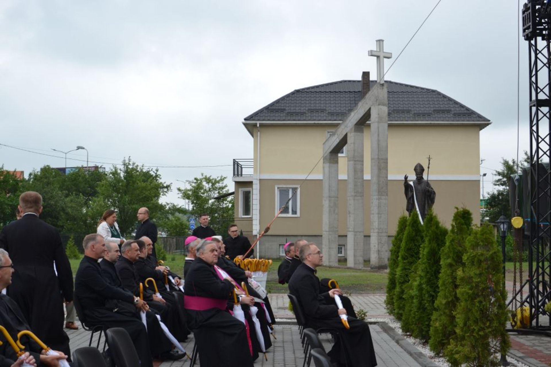 У Львові освятили пам’ятник Папі Івану Павлу ІІ, фото ЛМР