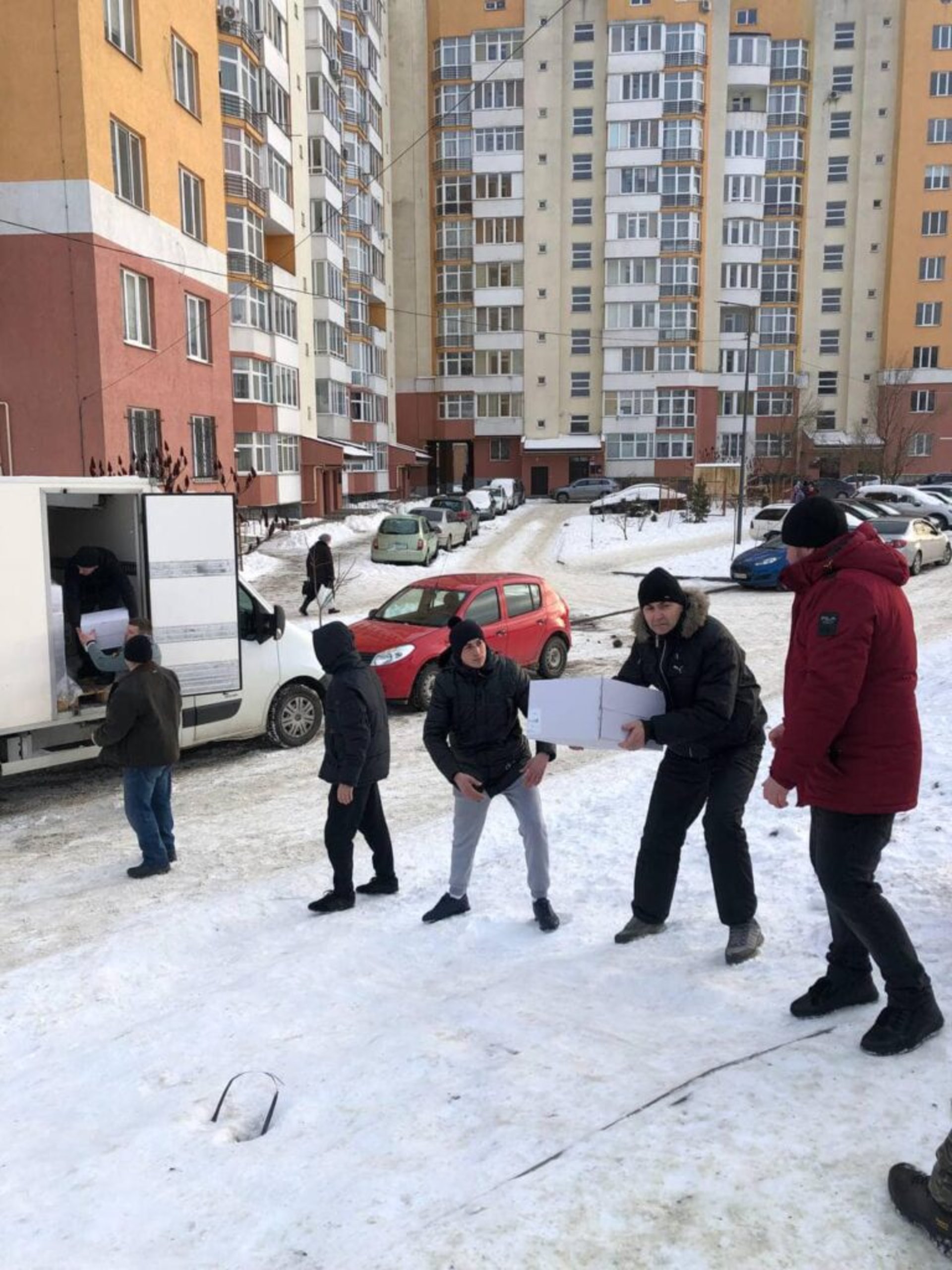 Мешканці модульних містечок Львова отримали продуктові набори