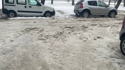 У Львові мешканці травмуються дорогою до поліклініки