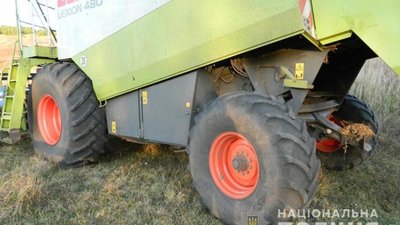 Жителя Львівщини  у полі переїхав комбайн
