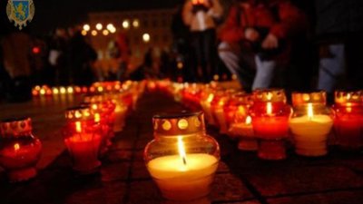 У пам'ять про жертв Голодомору у центрі Львова створять карту України із понад 2 тисяч свічок