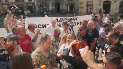 Як у Львові пікетували Садового (ФОТО, ВІДЕО)