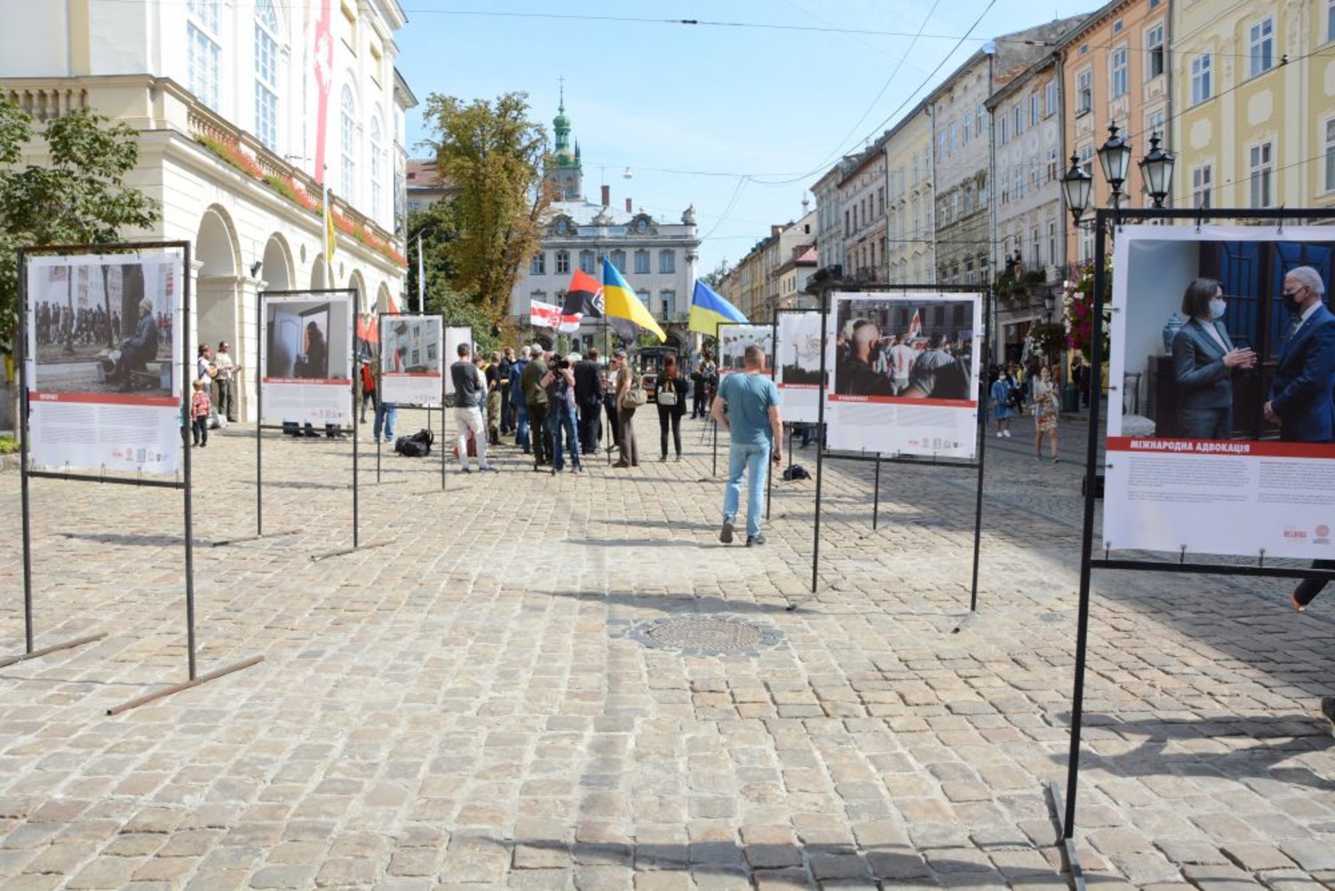 У Львові відкрили виставку «Рік спротиву: як по(в)стає Білорусь», фото ЛМР