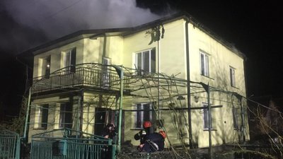 У Кам’янці-Бузькій горів житловий будинок (ФОТО)