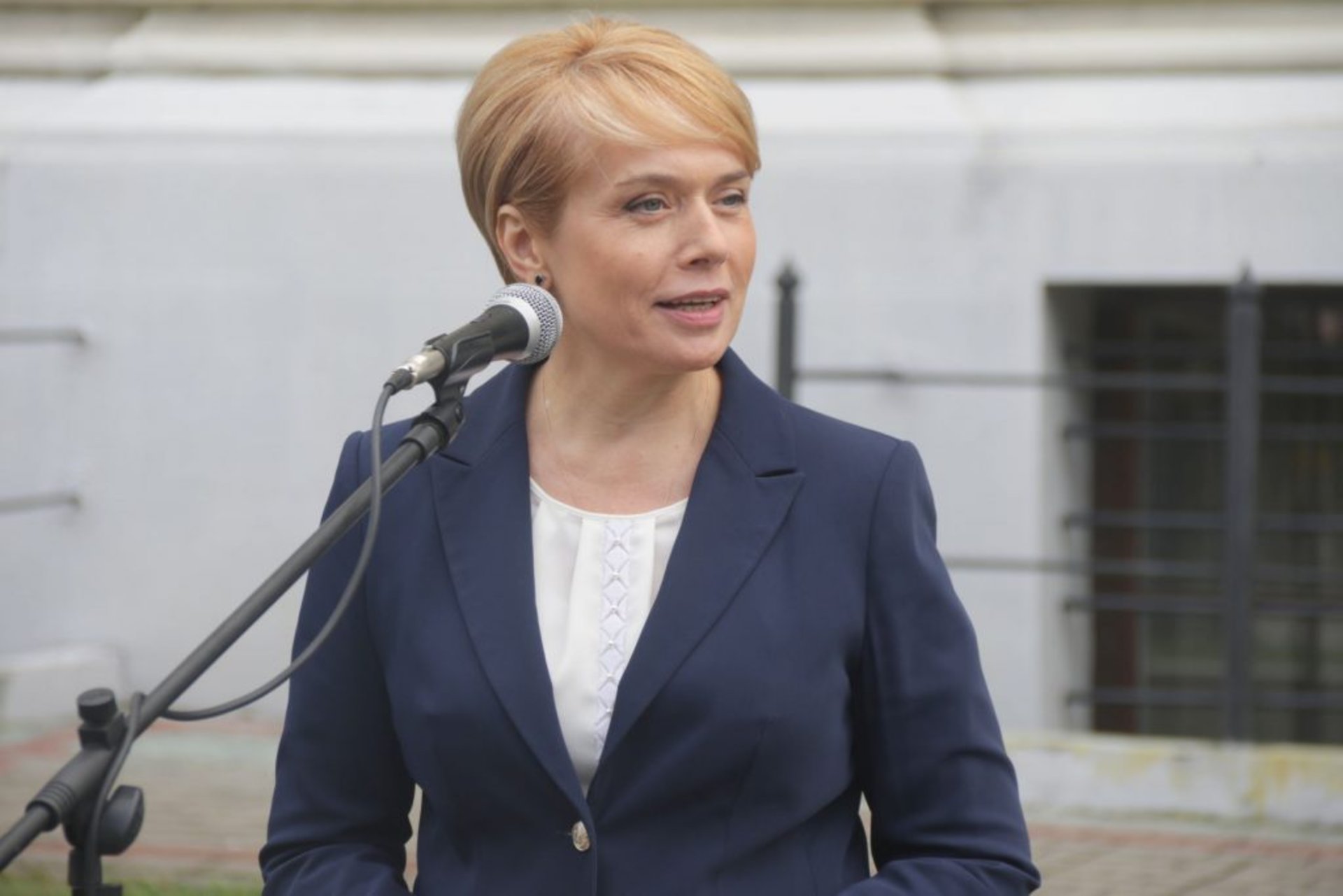 Школи Львівщини отримали 36 нових автобусів