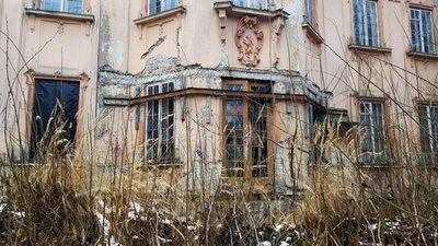 У центрі Львова руйнується єдина барокова магнатська резиденція (ФОТОРЕПОРТАЖ)