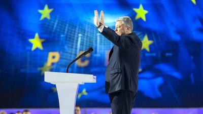 Середній клас є опорою демократії, - Порошенко