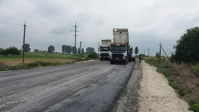 На Львівщині ремонтують дорогу до Меденич