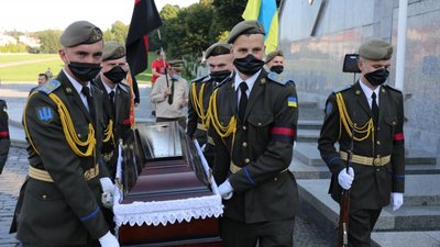 У Львові поховали учасника бойових дій УПА Василя Романіва (ФОТО)