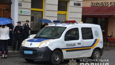 У Львові жартівники  «виганяють» туристів з готелів у центрі міста