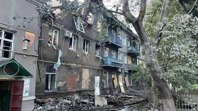 У Нікополі внаслідок обстрілів пошкоджені 15 приватних будинків