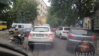 У Львові на Дорошенка не розминулись автомобілі (ФОТО)