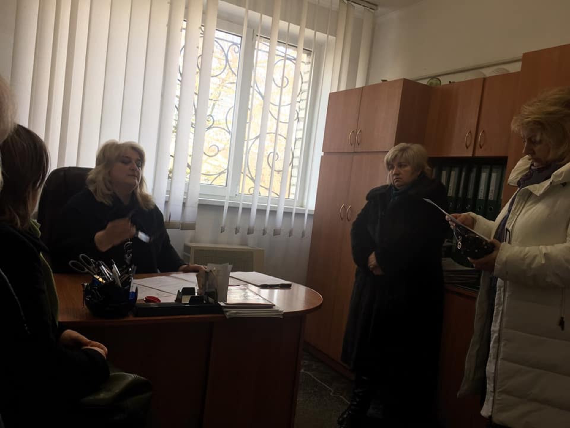 У Шклі місцеві депутати виступили проти недопущення заселення у санаторій громадян, які перебували у Китаї. Фото Надія Козак