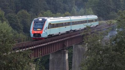 У Львові кілька потягів далекого сполучення будуть зупинятися на станціях Скнилів та Персенківка
