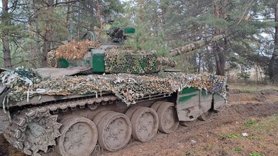 Воїни львівської ТрО розповіли, як завдяки російським дронам затрофеїли ворожі танки