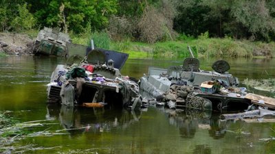 Окупанти готують шляхи відступу на Херсонщині, затопили 9 вагонів, – Генштаб