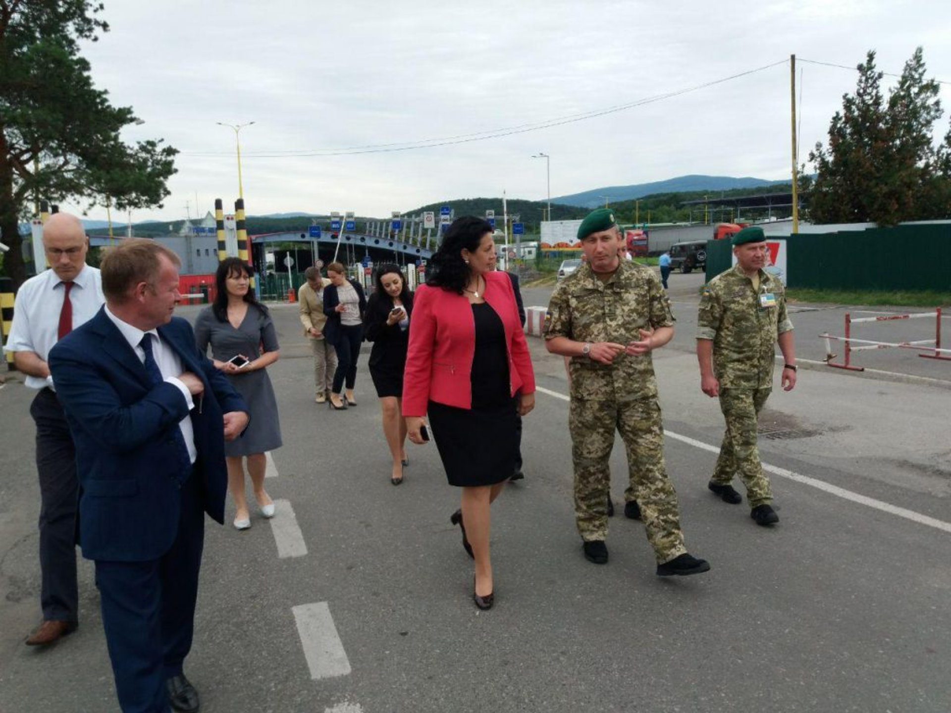 Климпуш-Цинцадзе відвідала пункт пропуску «Ужгород»