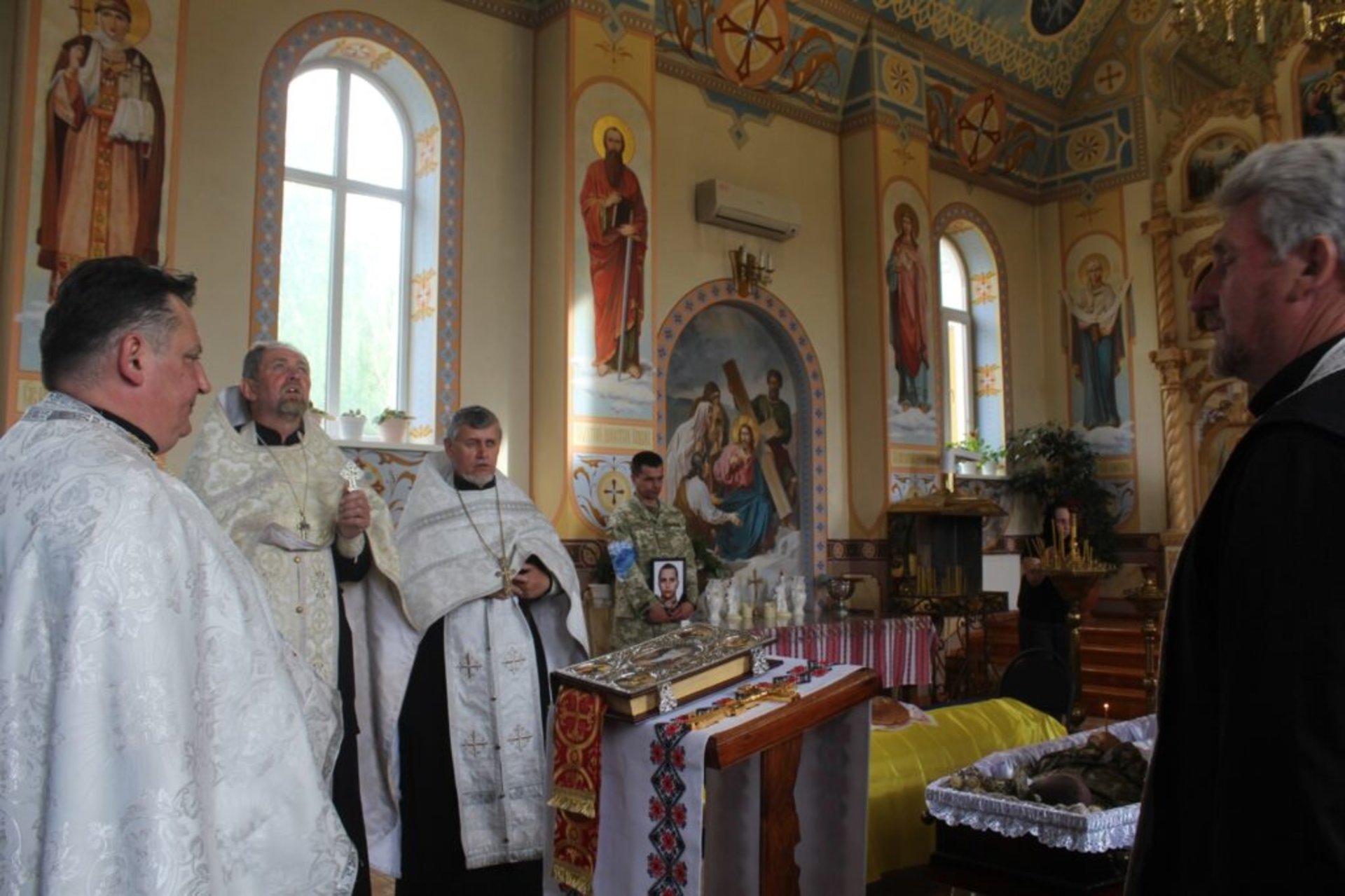 На Львівщині попрощалися з 24-річним загиблим на Донбасі бійцем, який звільняв від окупантів Бучу