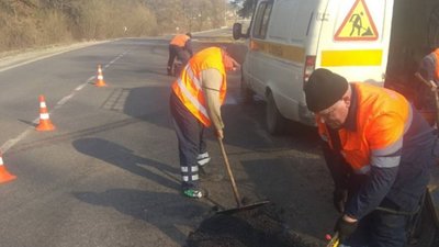 Водіям: у Службі автодоріг повідомили де проводяться ремонти на дорогах Львівщини
