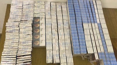 На Рівненщині спалили велику партію контрабандних сигарет (ВІДЕО)