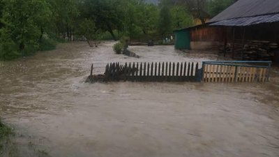 На заході України лишаються підтопленими майже 4 тисячі будинків