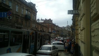 У Львові через ДТП зупинився рух транспорту