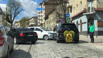У Львові через ДТП не курсують трамваї