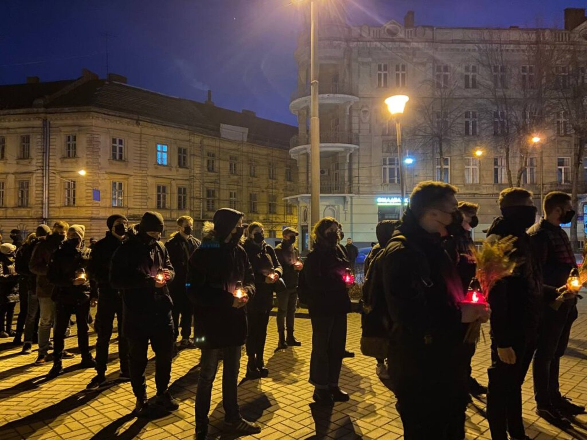 У Львові відбулась мовчазна хода у пам’ять про жертв Голодомору, фото Нацкорпусу
