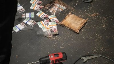 На кордоні з Румунією затримали вантажівку з сигаретами (ВІДЕО)