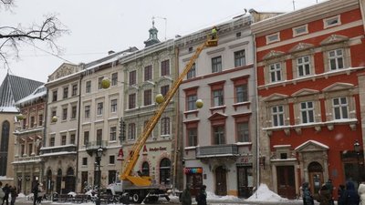 Львів’ян просять залишатися вдома через погіршення погоди