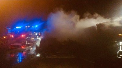 У Золочівському районі вогонь знищив атомобіль (ФОТО)