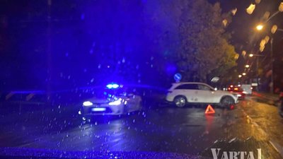 У центрі Львова не розминулись автомобілі (ФОТО)
