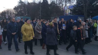 Як у Новояворівську сотні людей зустріли Героя України Богдана Слободу