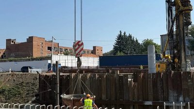 У Львові на Шевченка бетонують конус споруди