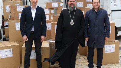 Українська православна церква США передала Україні ліків на 210 млн гривень