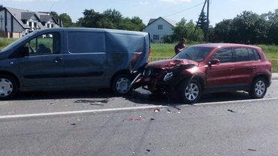 Біля Львова сталась аварія за участі кількох автомобілів (ФОТО)