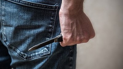 У Дрогобичі батько-пияк зарізав сина