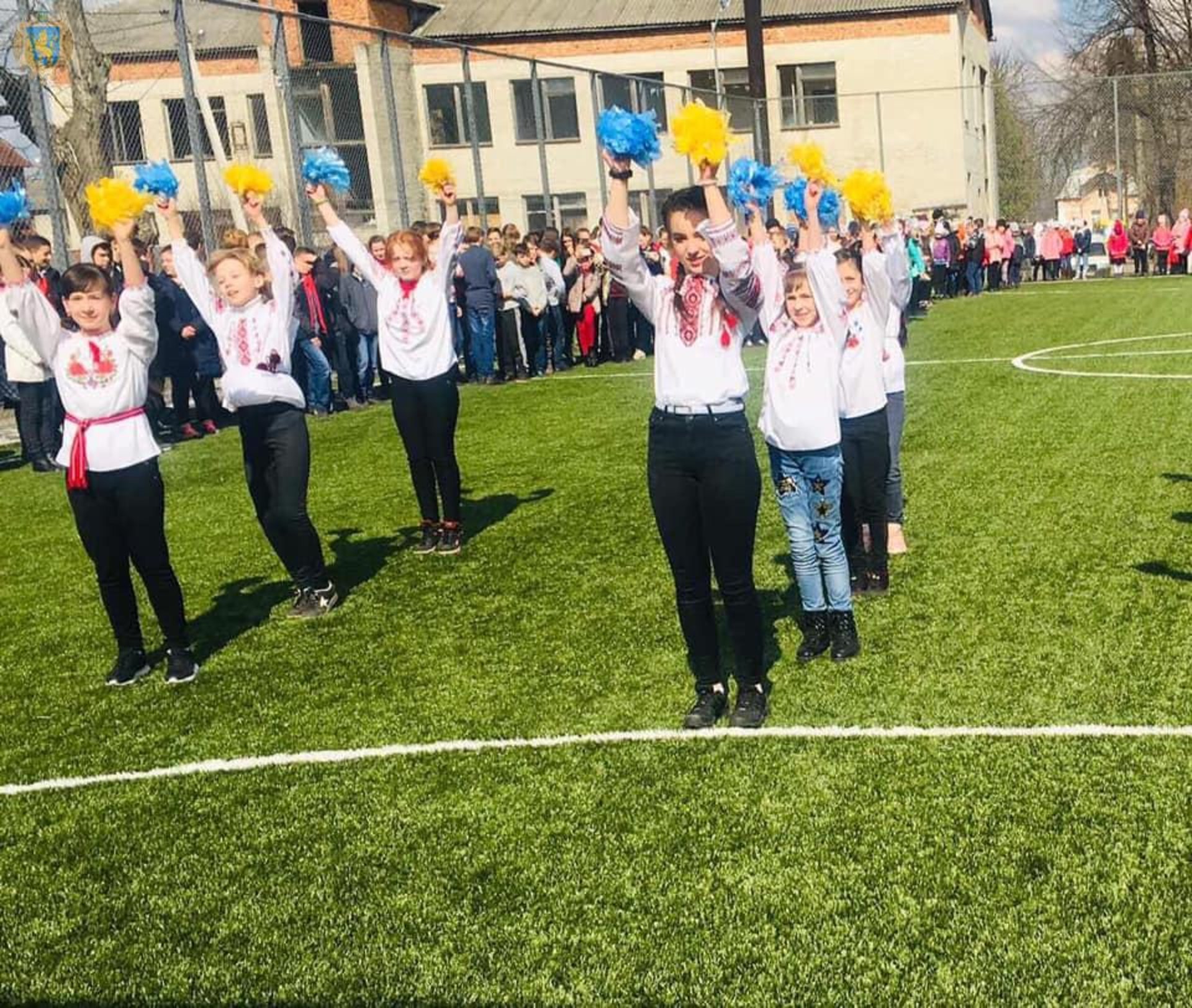 У Підкамені відкрили майданчик зі штучним покриттям