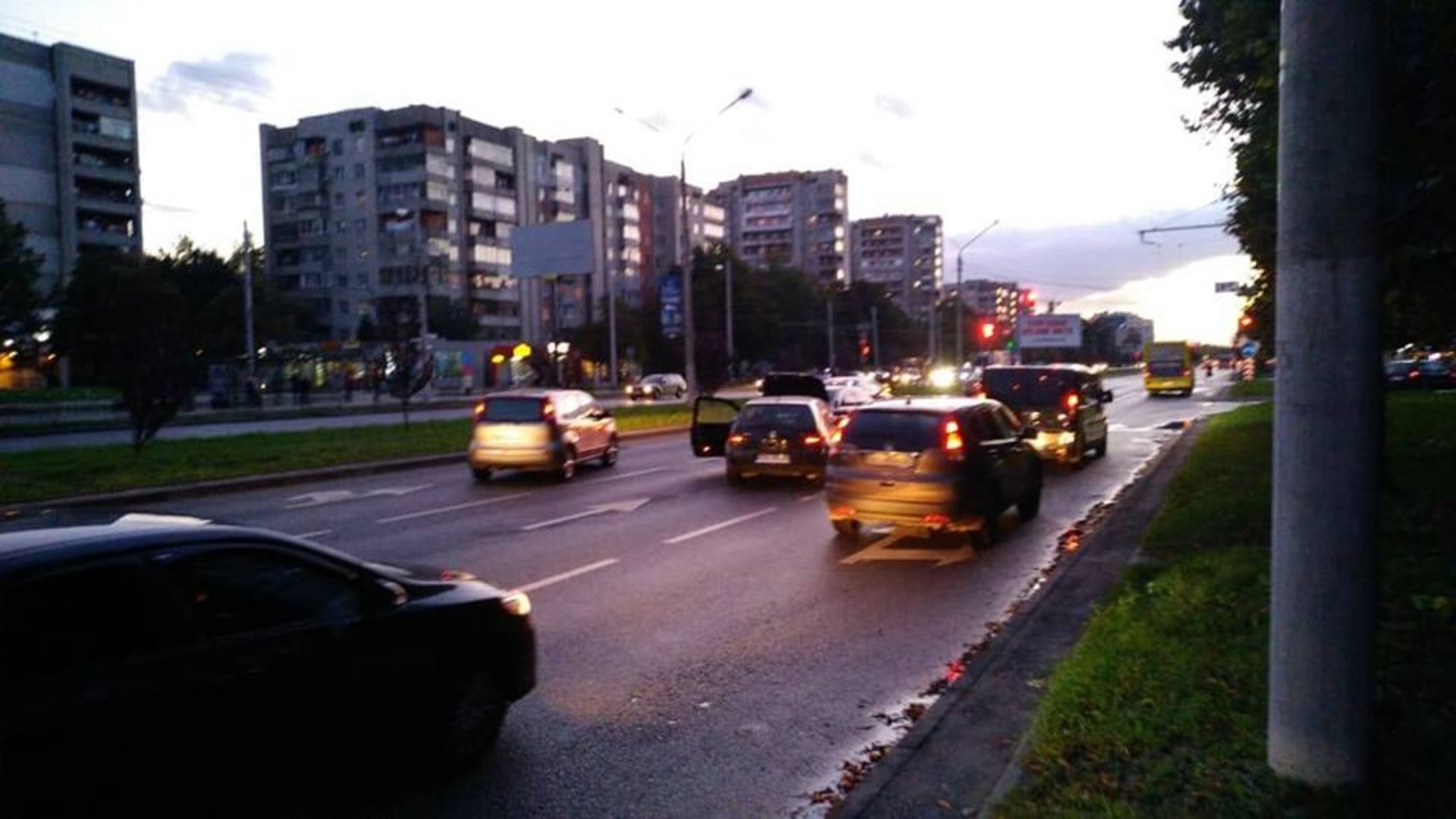 У Львові на світлофорі не розминулись автомобілі