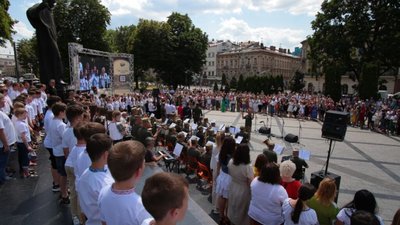 У Львові встановили рекорд із виконання пісні "Ой у лузі червона калина" (ФОТО, ВІДЕО)