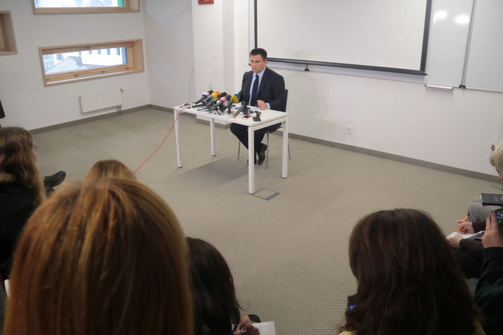 Прес-конференція Міністра закордонних справ України Павла Клімкіна